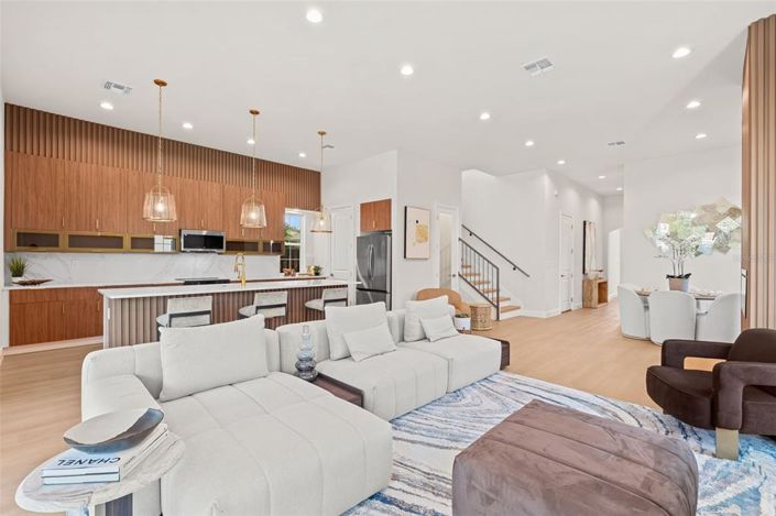 Image No.19-5 Bed Property for sale