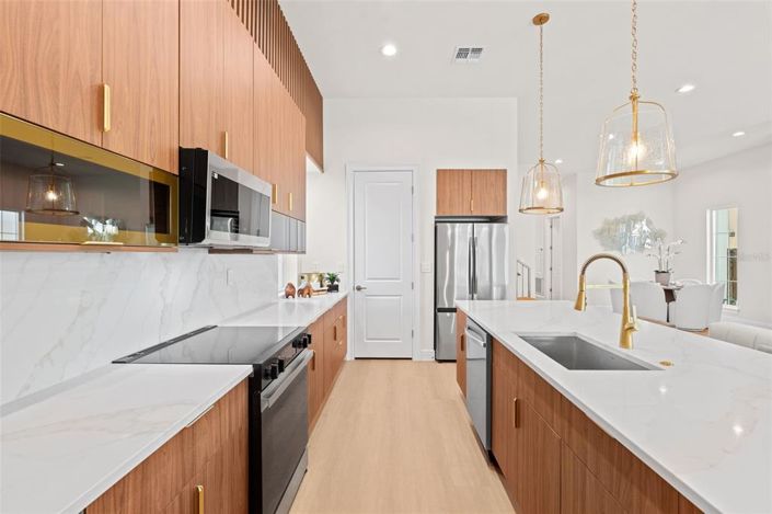 Image No.21-5 Bed Property for sale