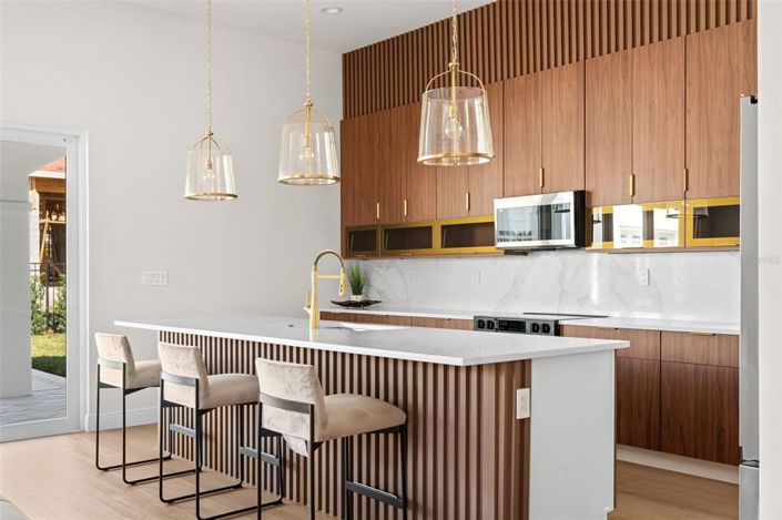 Image No.23-5 Bed Property for sale