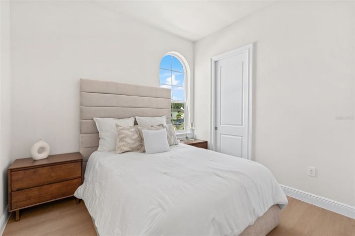 Image No.33-5 Bed Property for sale