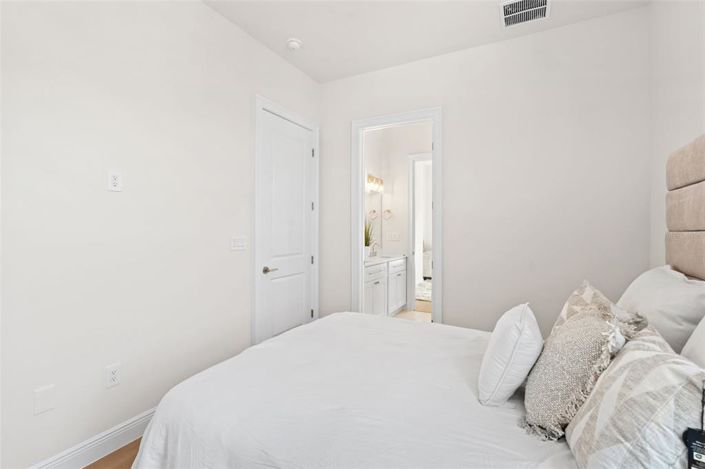 Image No.34-5 Bed Property for sale