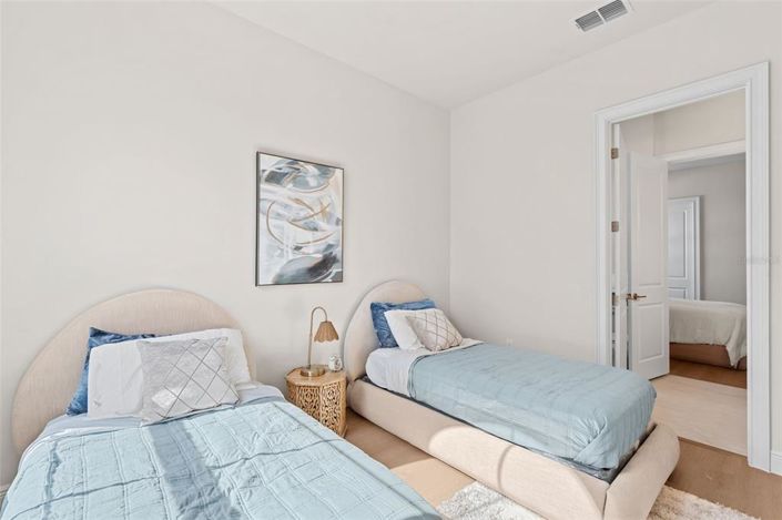 Image No.38-5 Bed Property for sale