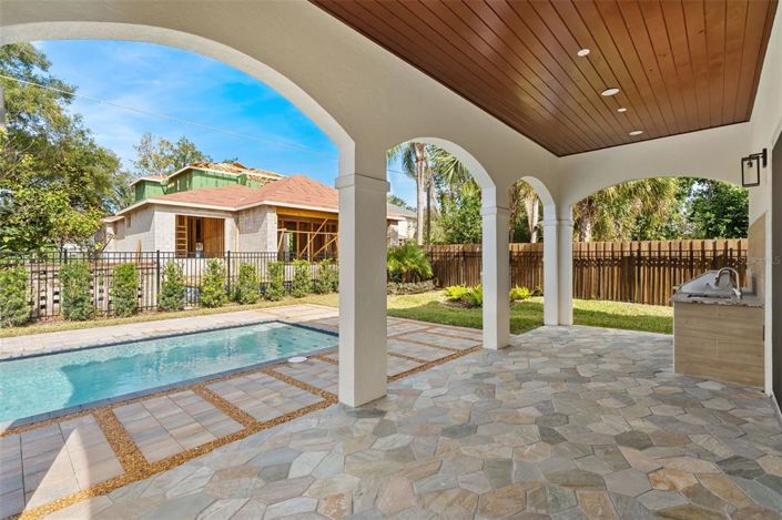 Image No.44-5 Bed Property for sale