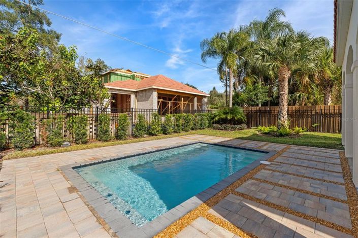 Image No.45-5 Bed Property for sale