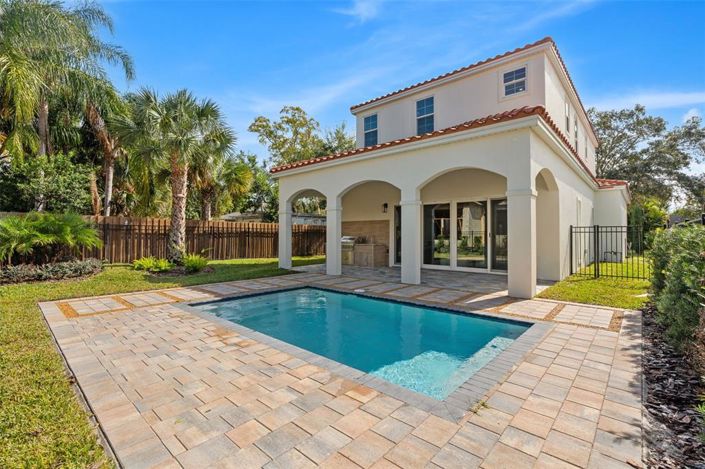 Image No.46-5 Bed Property for sale