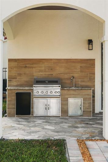 Image No.47-5 Bed Property for sale