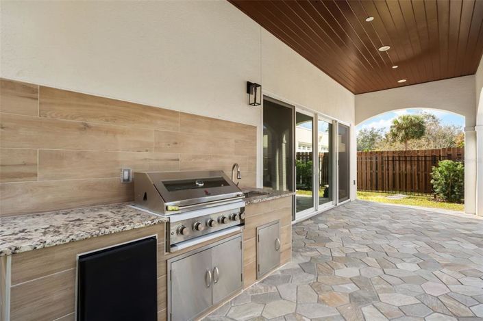 Image No.48-5 Bed Property for sale