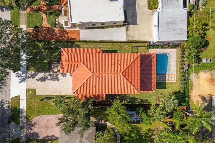 Image No.50-5 Bed Property for sale