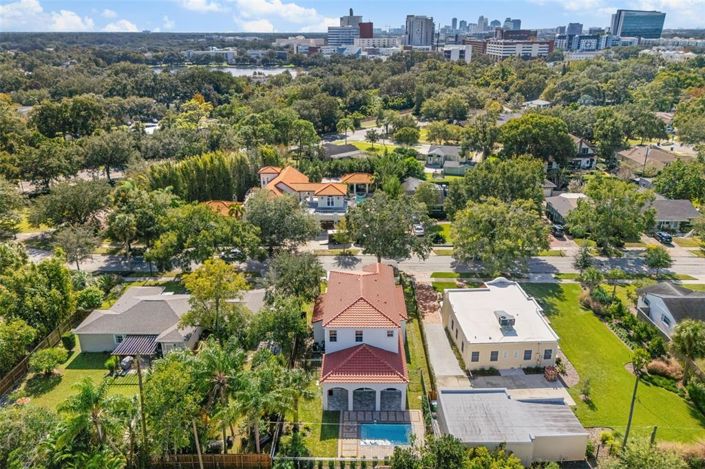 Image No.51-5 Bed Property for sale