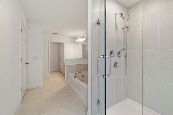 Image No.12-6 Bed Property for sale