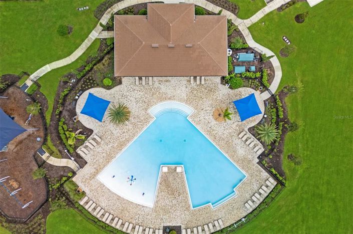 Image No.20-6 Bed Property for sale