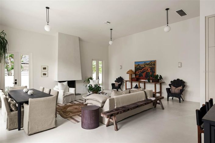 Image No.14-4 Bed Property for sale