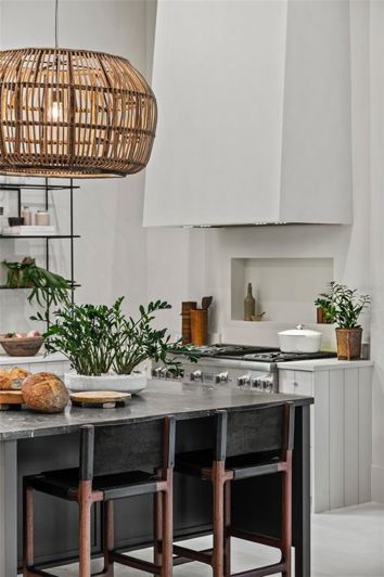 Image No.18-4 Bed Property for sale