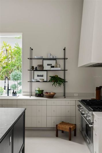 Image No.24-4 Bed Property for sale