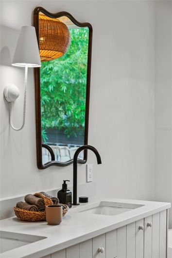 Image No.32-4 Bed Property for sale