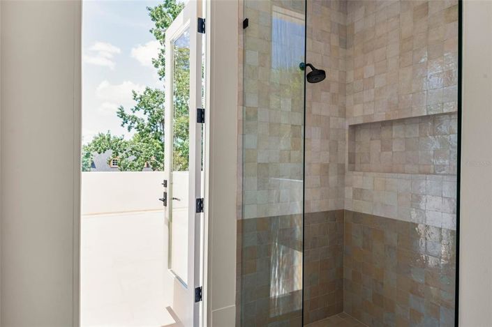 Image No.56-4 Bed Property for sale