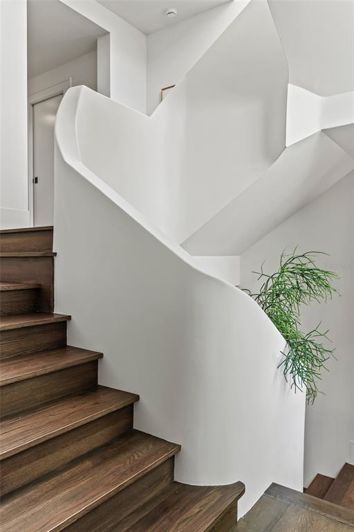 Image No.9-4 Bed Property for sale