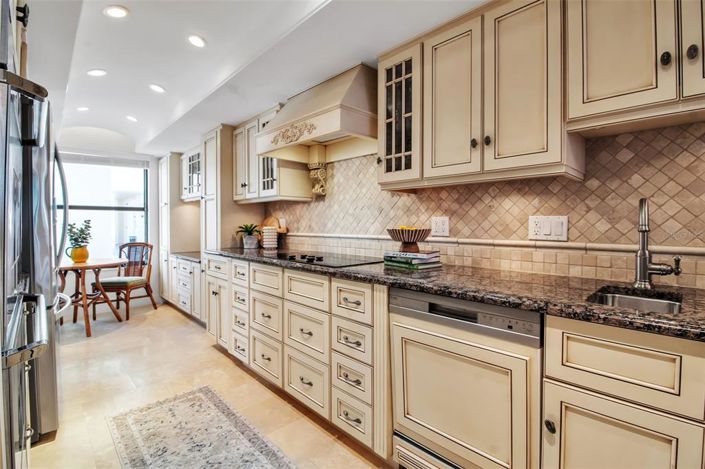 Image No.8-2 Bed Property for sale