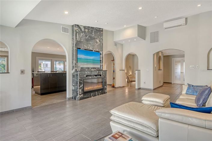 Image No.8-2 Bed Property for sale