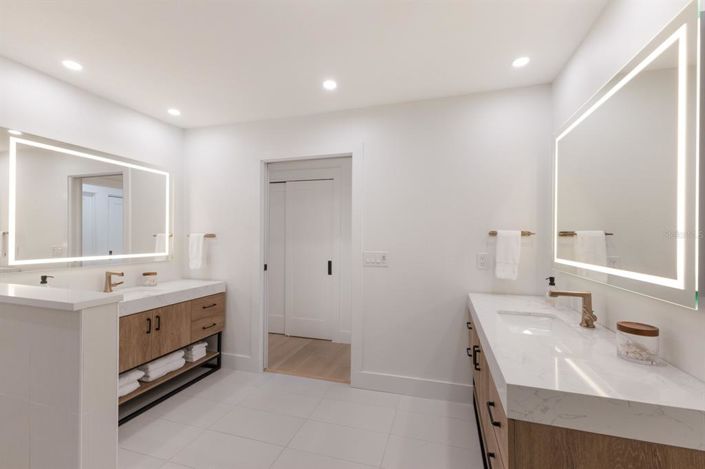 Image No.17-3 Bed Property for sale