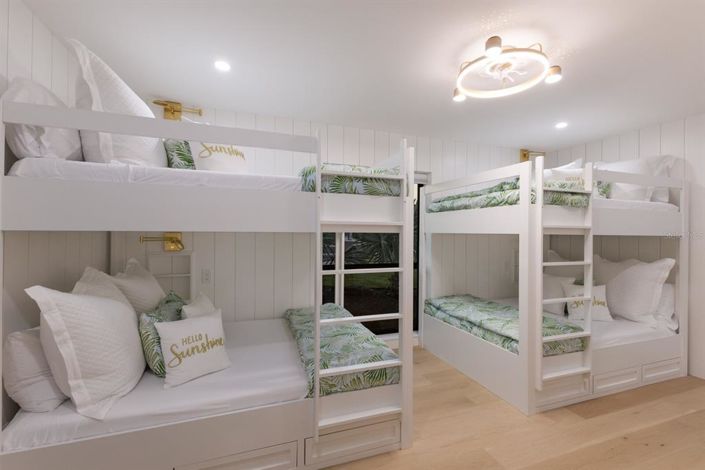 Image No.19-3 Bed Property for sale