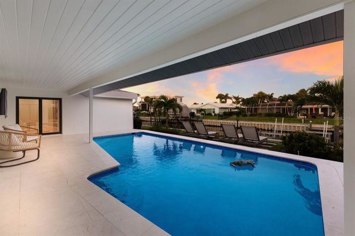 Image No.21-3 Bed Property for sale