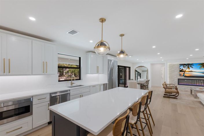 Image No.44-3 Bed Property for sale