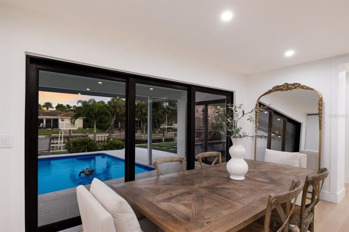 Image No.8-3 Bed Property for sale