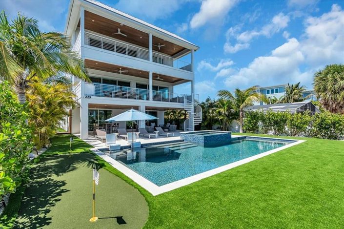 Image No.62-5 Bed Property for sale