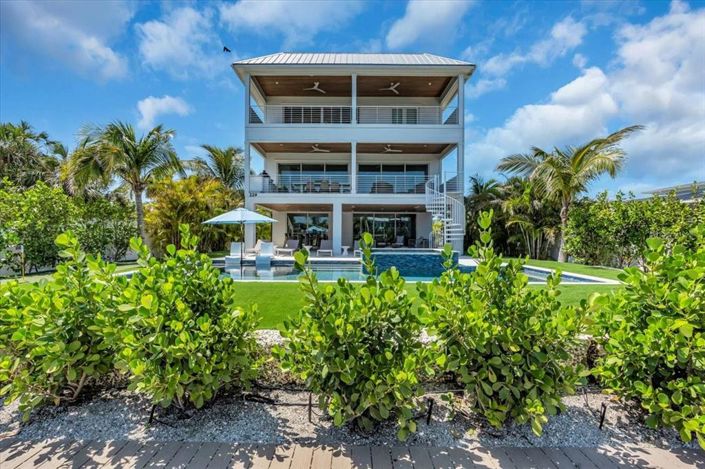 Image No.69-5 Bed Property for sale