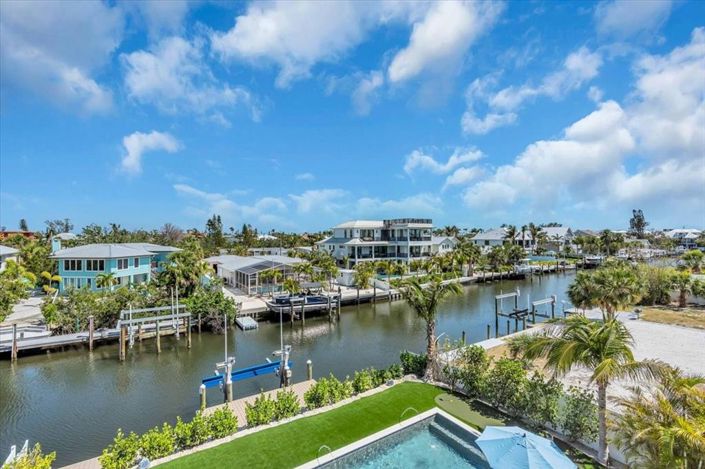 Image No.73-5 Bed Property for sale