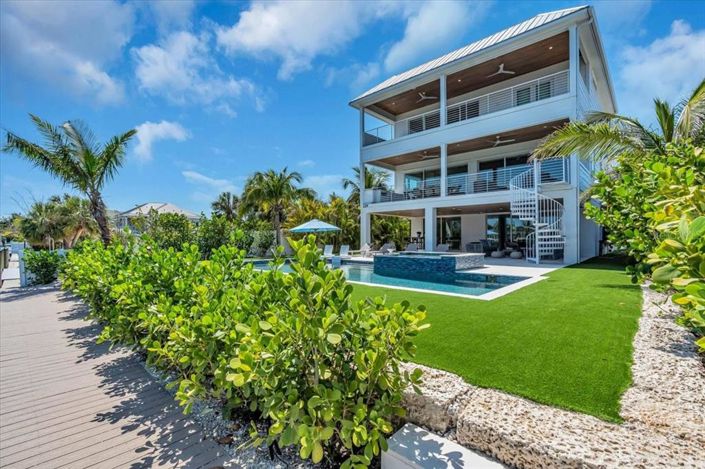 Image No.77-5 Bed Property for sale