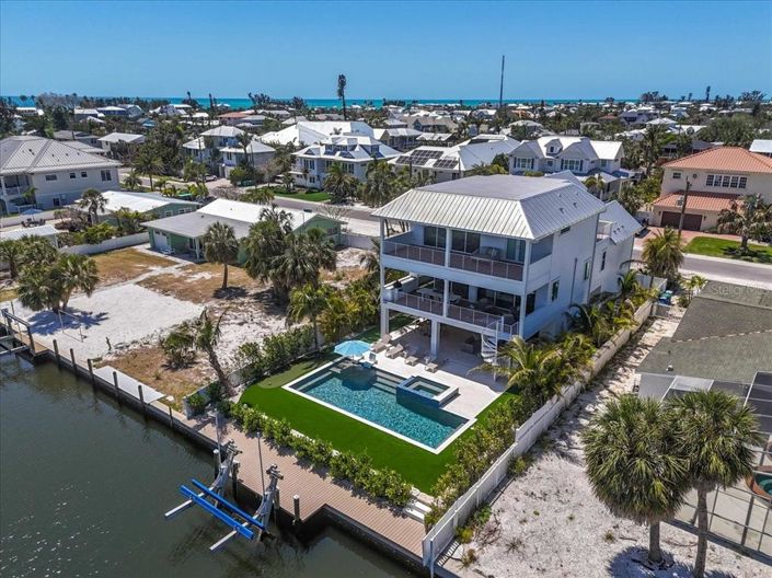 Image No.81-5 Bed Property for sale