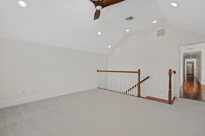 Image No.53-6 Bed Property for sale