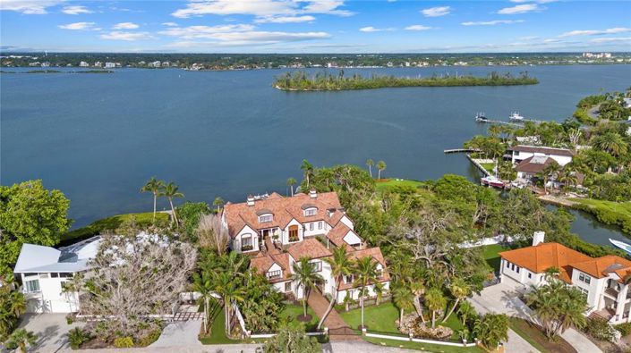 Image No.6-6 Bed Property for sale