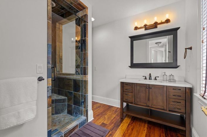 Image No.64-6 Bed Property for sale