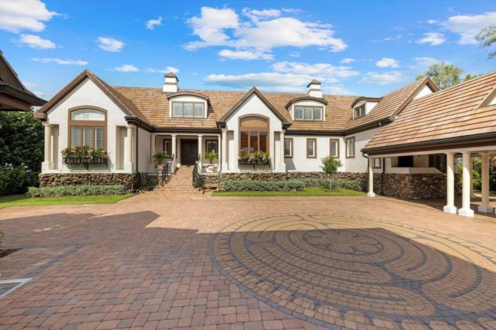 Image No.81-6 Bed Property for sale