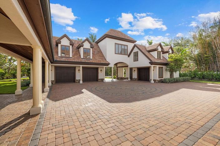 Image No.84-6 Bed Property for sale