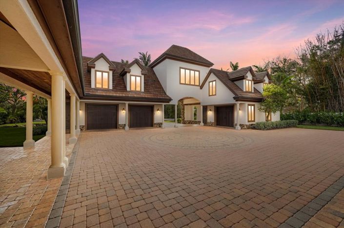 Image No.85-6 Bed Property for sale