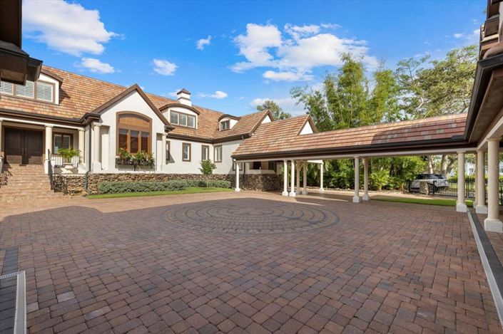 Image No.87-6 Bed Property for sale