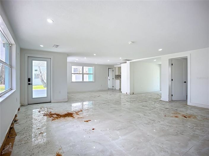 Image No.13-3 Bed Property for sale