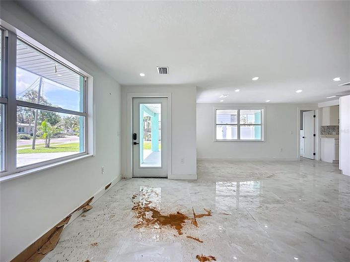 Image No.14-3 Bed Property for sale