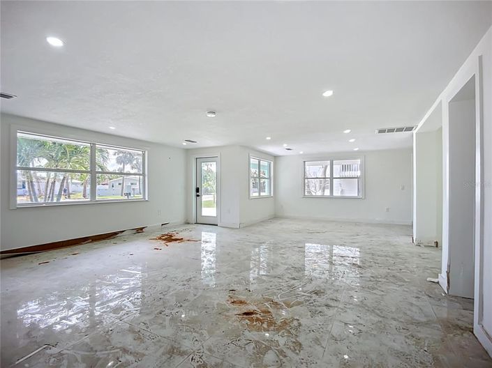 Image No.15-3 Bed Property for sale