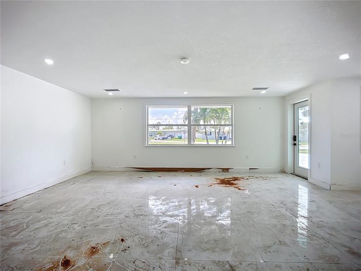 Image No.17-3 Bed Property for sale