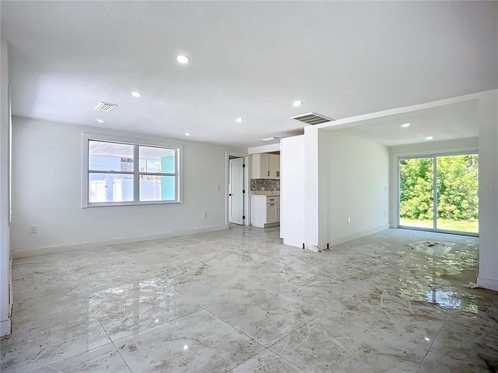 Image No.19-3 Bed Property for sale