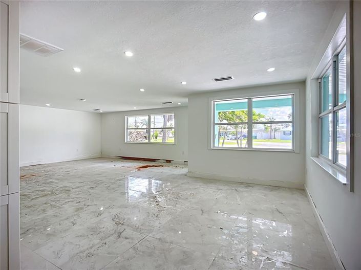 Image No.22-3 Bed Property for sale