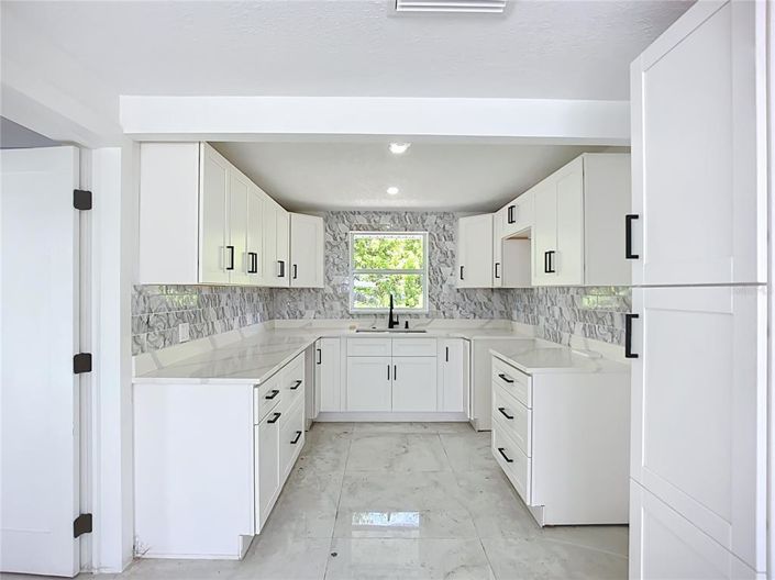 Image No.23-3 Bed Property for sale