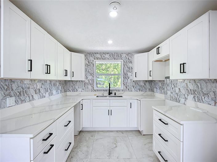 Image No.24-3 Bed Property for sale