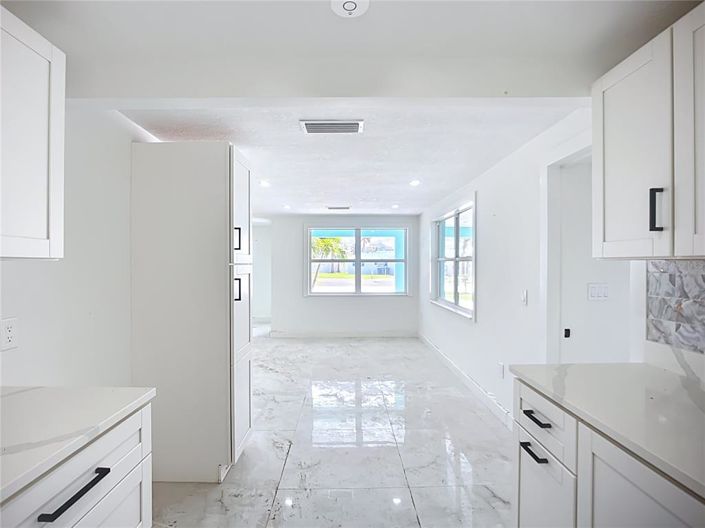 Image No.25-3 Bed Property for sale