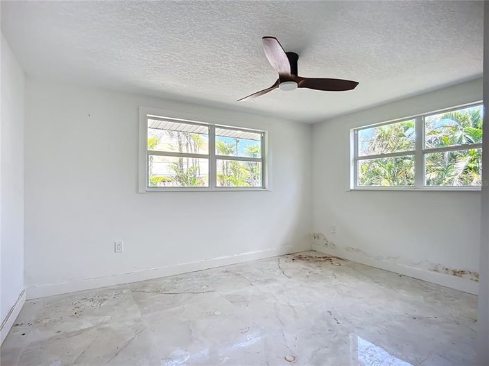 Image No.29-3 Bed Property for sale